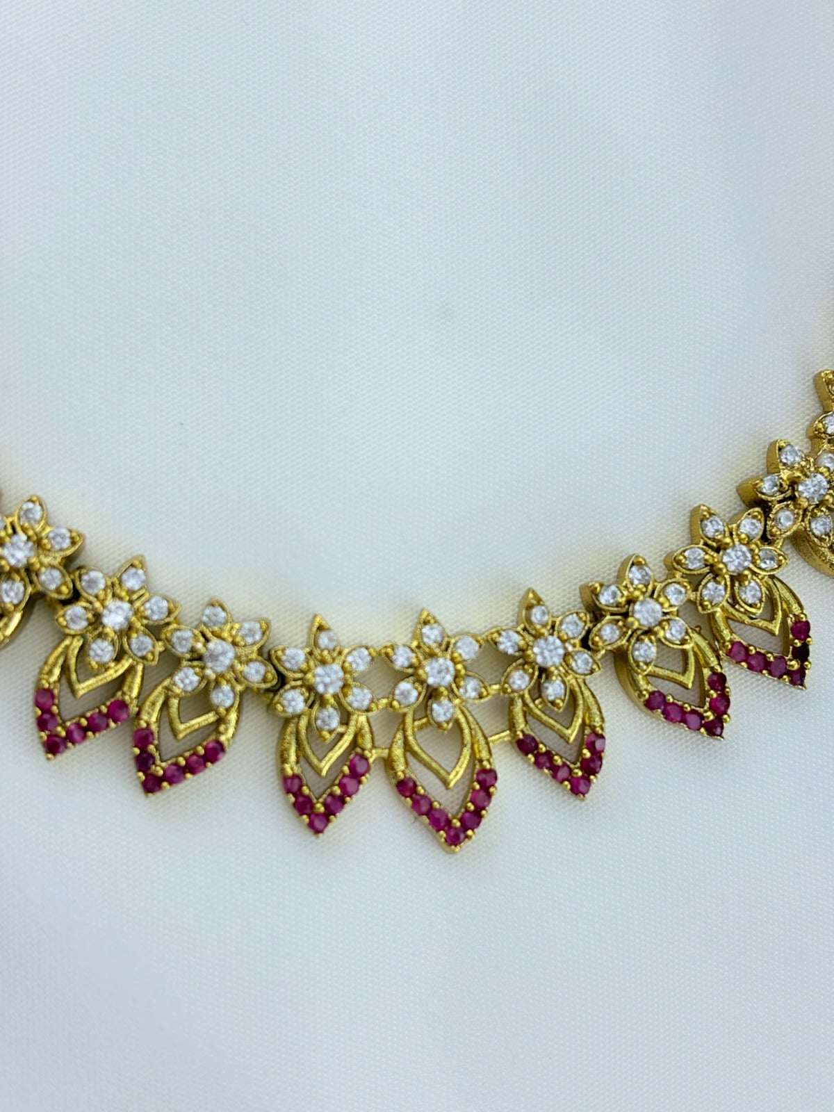 Elegant floral and leaf pattern premium AD matte finish neckset