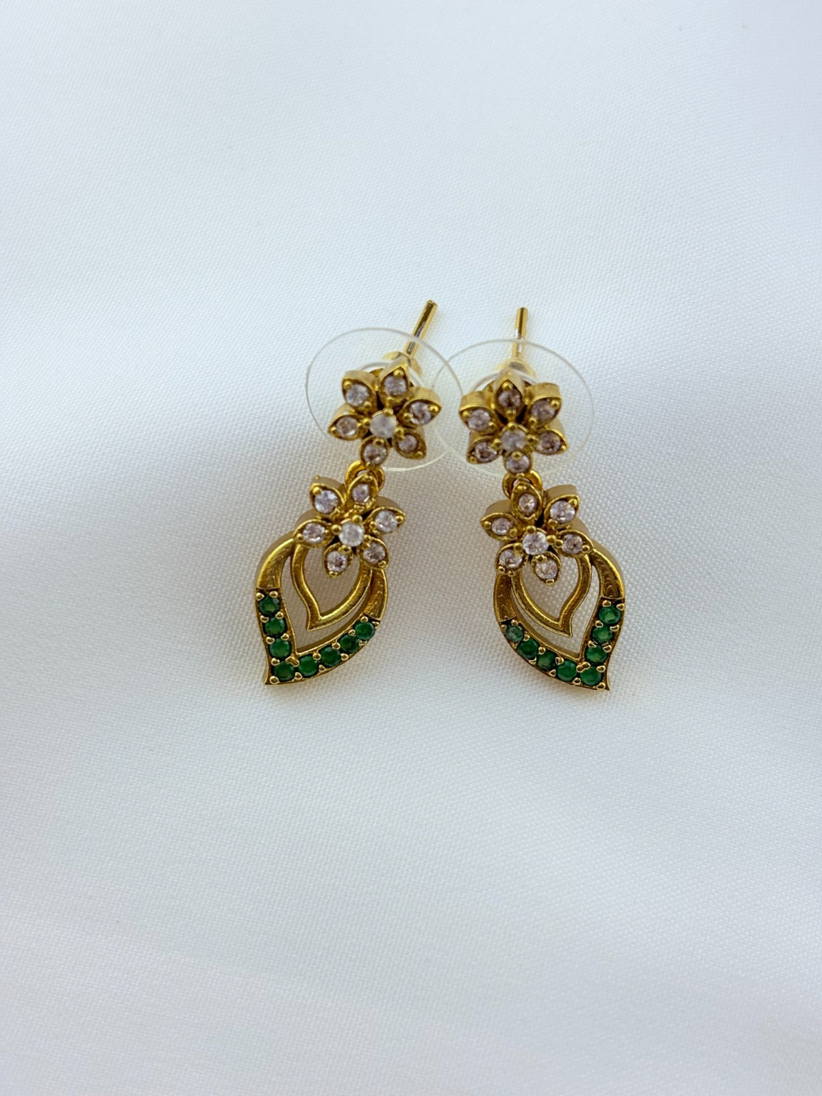 Elegant floral and leaf pattern premium AD matte finish neckset