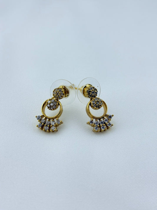 Classic look Premium matte finish AD neckset with matching earrings