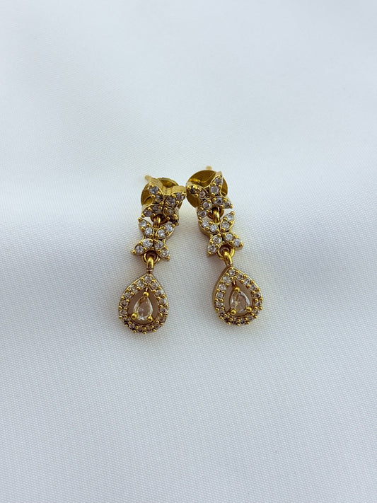 Trendy design Premium matte finish AD necklace and earrings adorned with classic stone drops