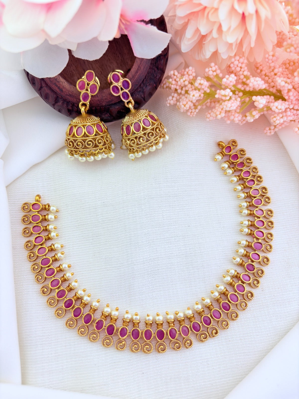 Style in modern elegance - Premium matte finish necklace beautifully crafted  with classic stones and pearls