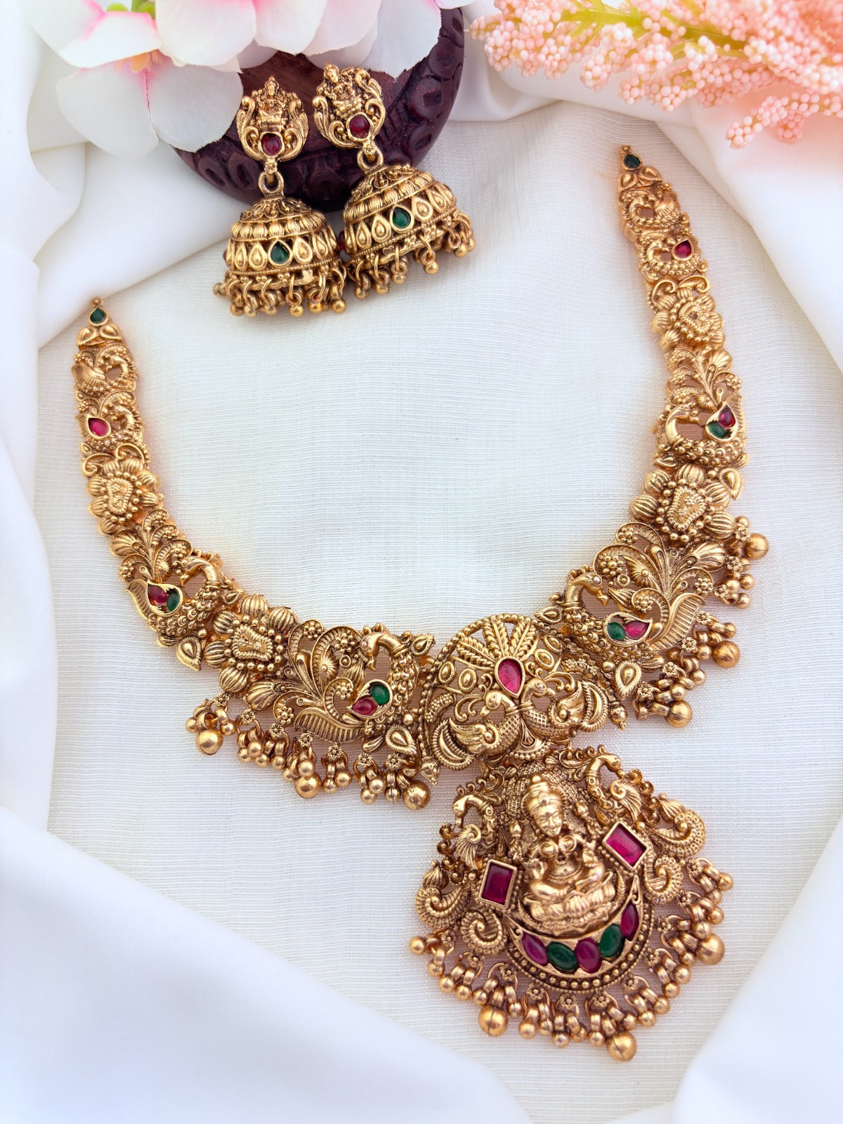 Traditional matte finish lakshmi necklace wtih golden bead detailing and matching jhumka