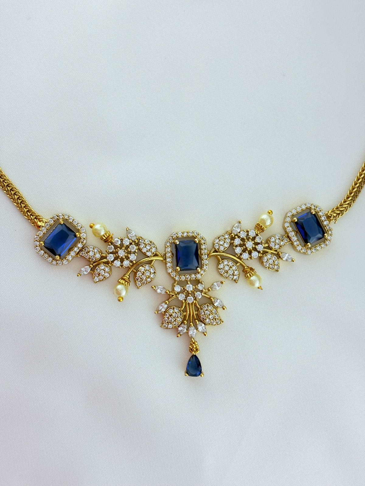 Classic stone necklace and earrings with premium matte texture