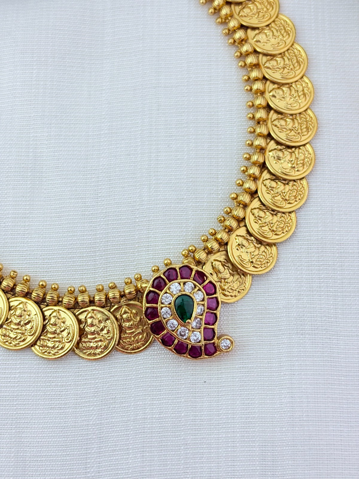 Classic mango motif combined with kaasu maalai pattern and matching earrings  - Crafted with AD stones