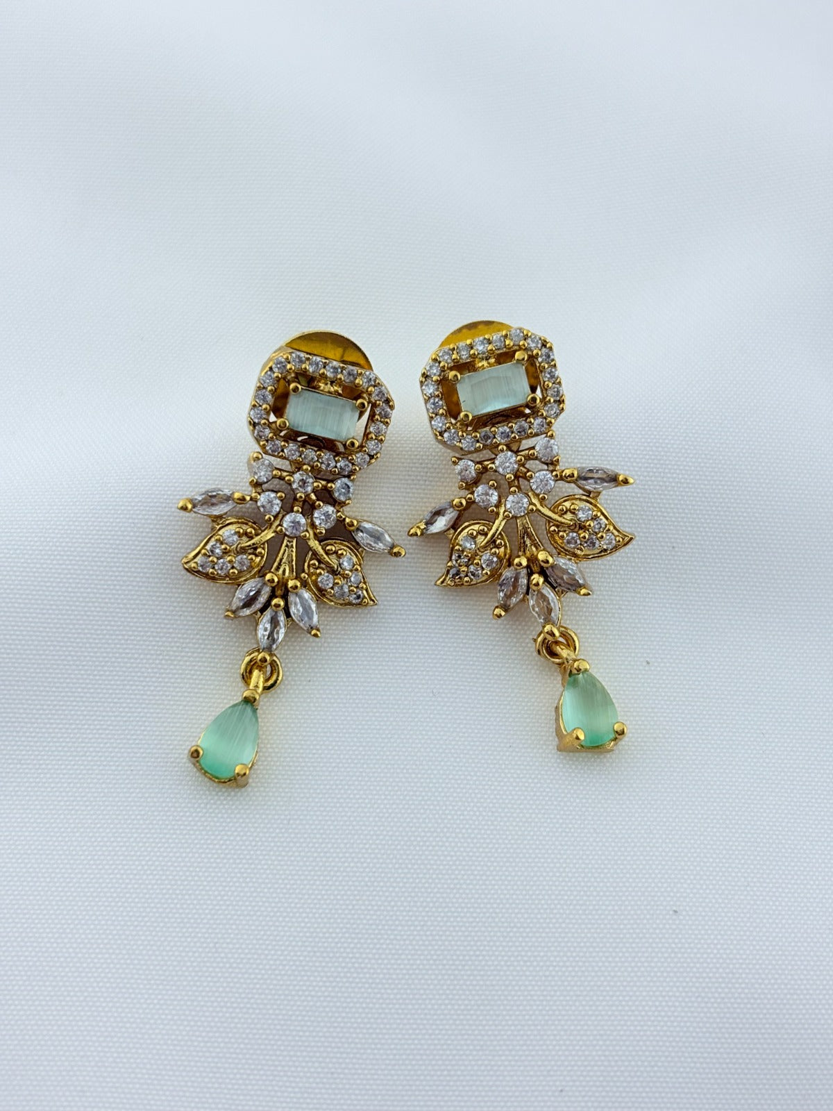 Classic stone necklace and earrings with premium matte texture