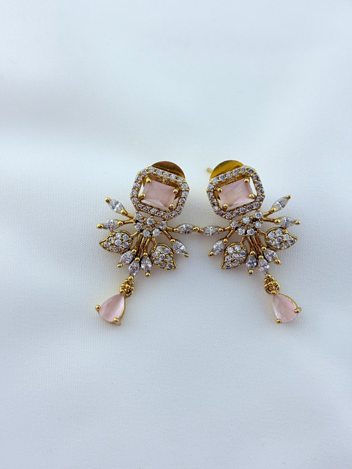 Classic stone necklace and earrings with premium matte texture