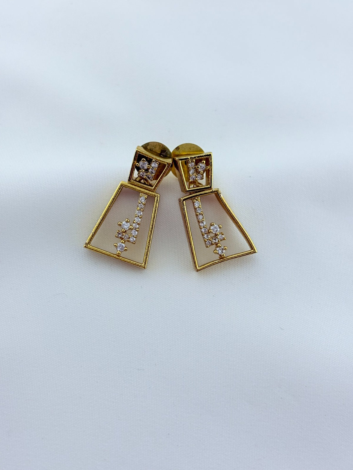 Premium matte finish Trendy AD stone neckset with modern touch