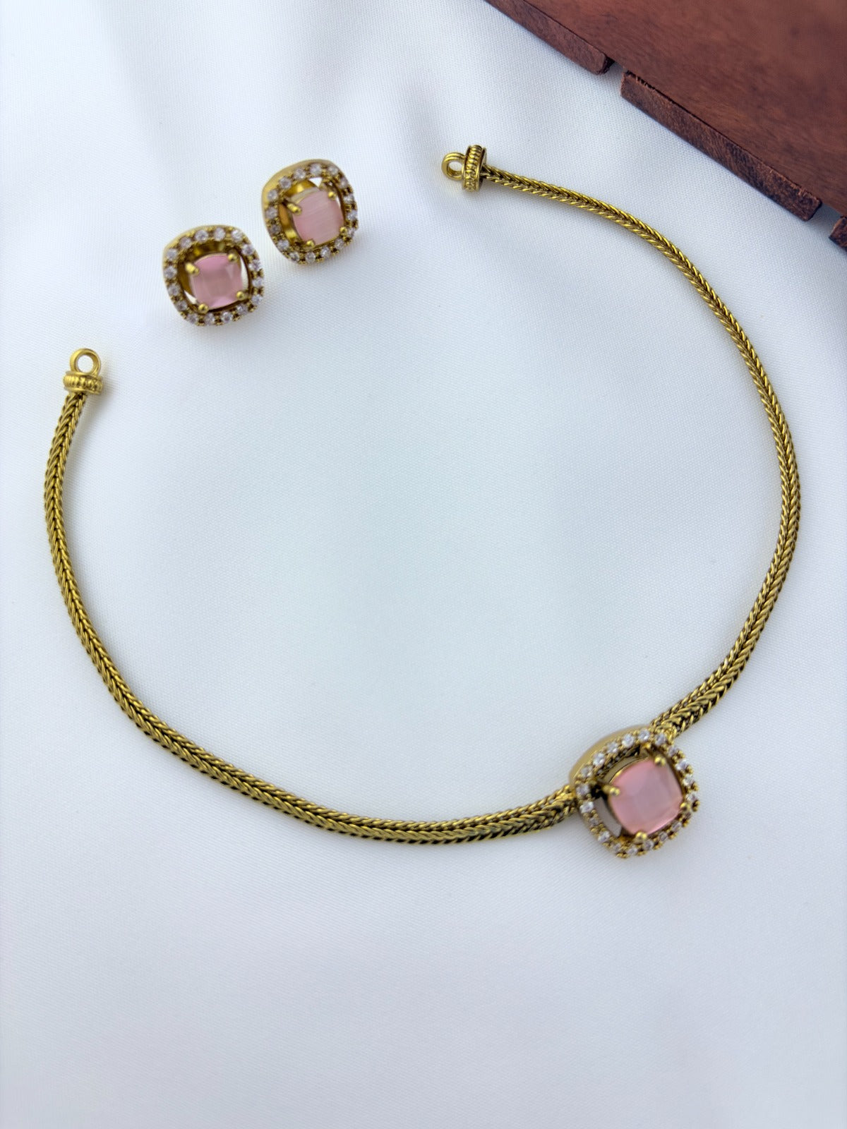 Premium matte finish AD necklace with matting stud