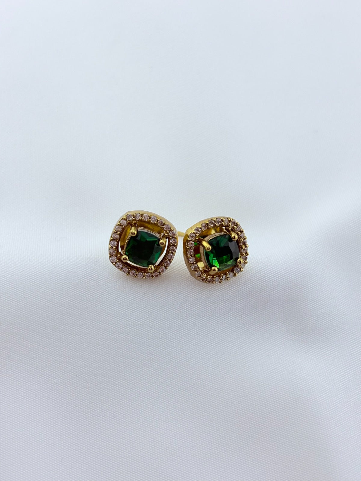 Premium matte finish AD necklace with matting stud