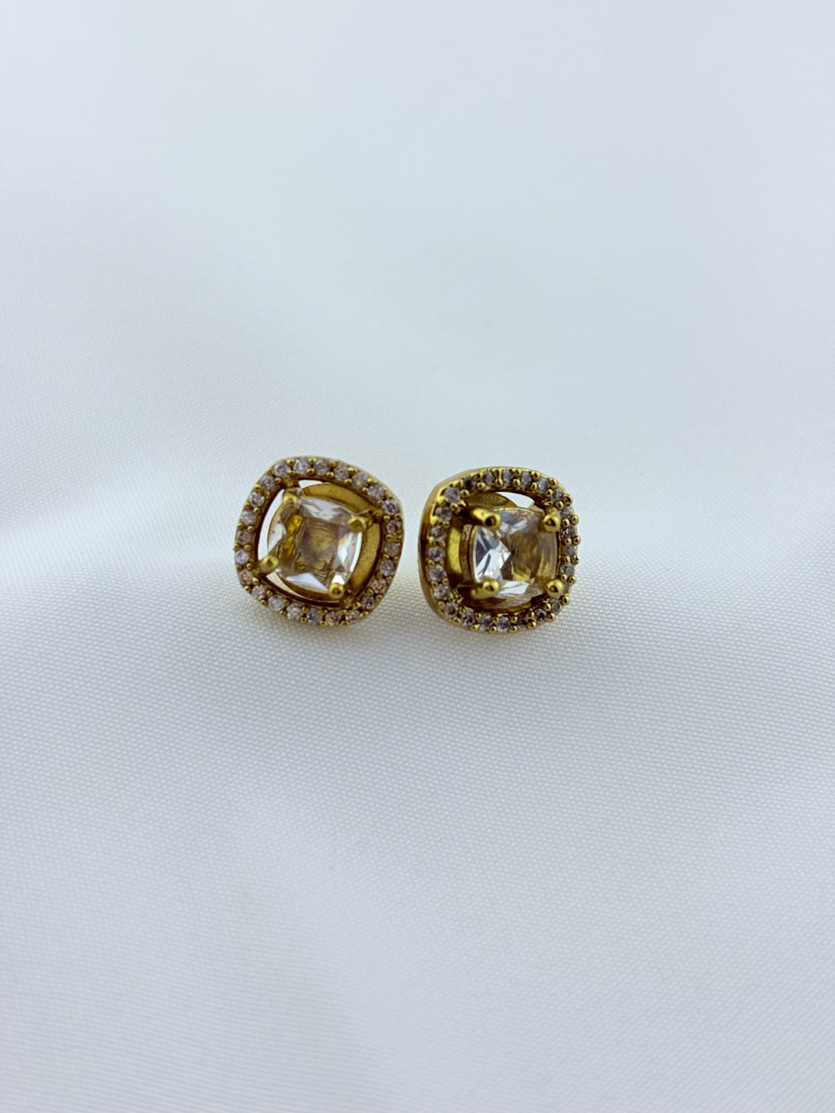 Premium matte finish AD necklace with matting stud