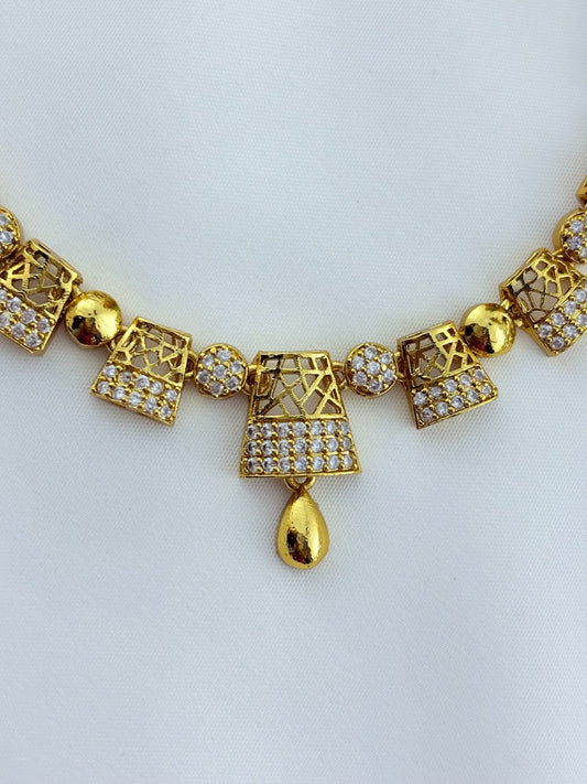 Elegant modern AD neckset with matching earrings