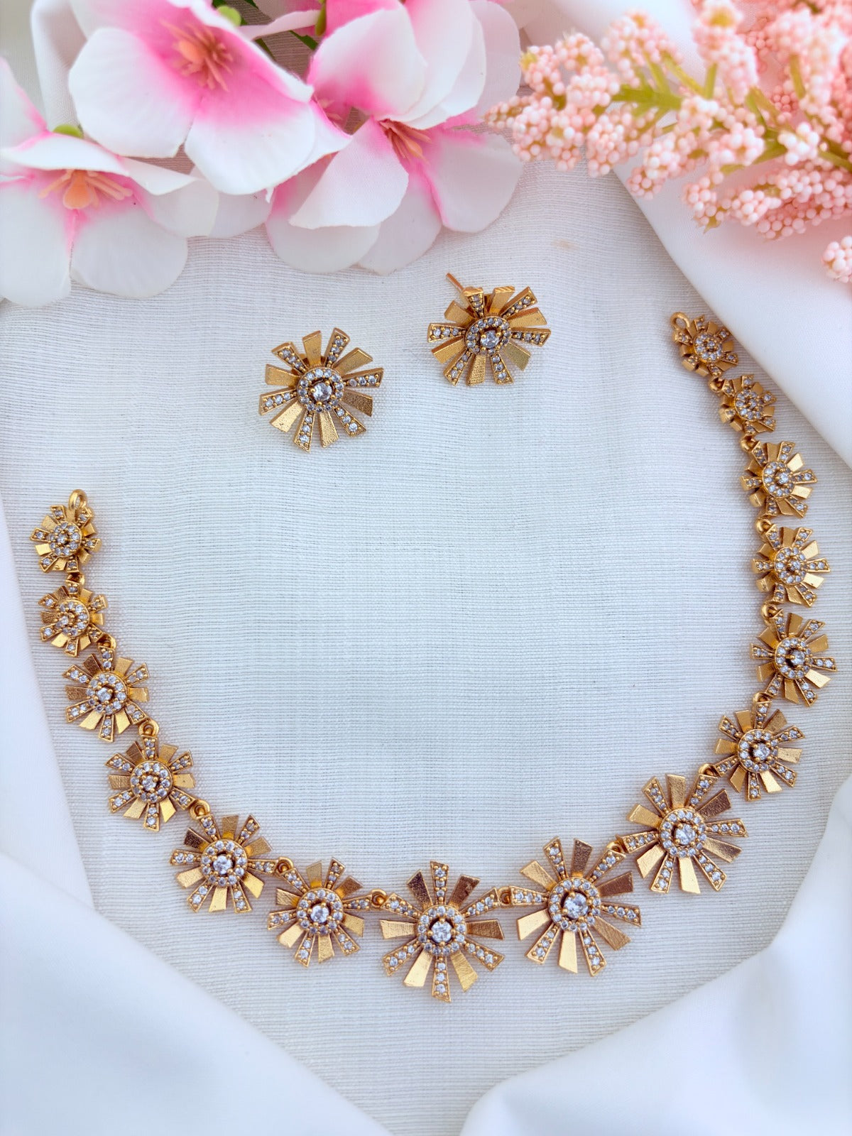 Elegant floral pattern necklace in premium matte finish wtih AD stones