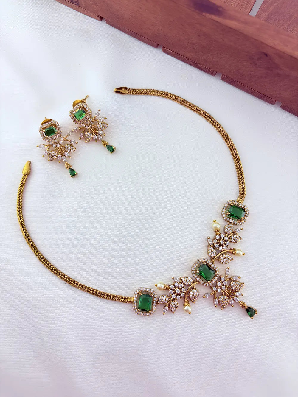 Classic stone necklace and earrings with premium matte texture