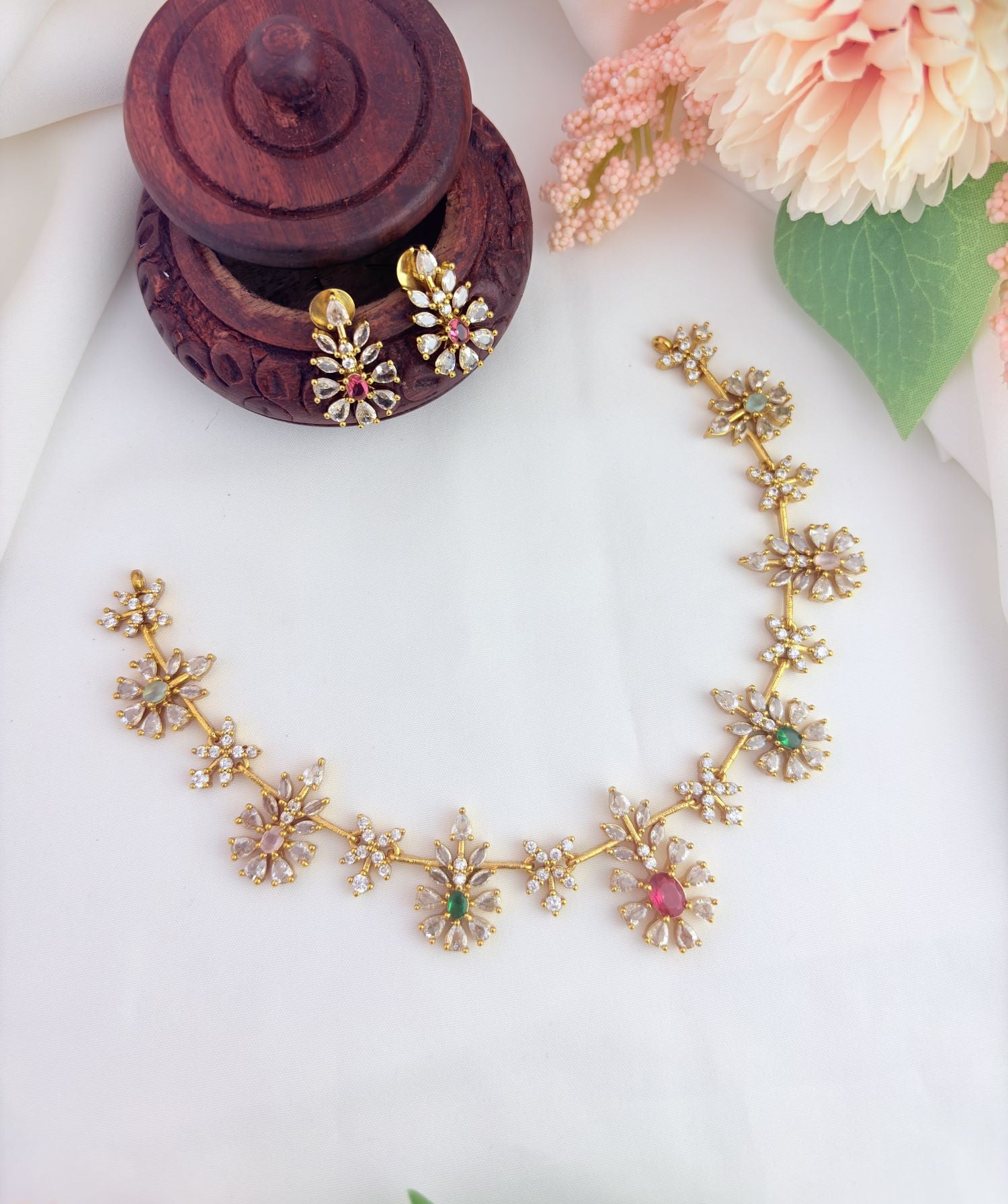 Sparkle with sophistication in this beautifully crafted CZ stone neckset, designed to make every occasion memorable.