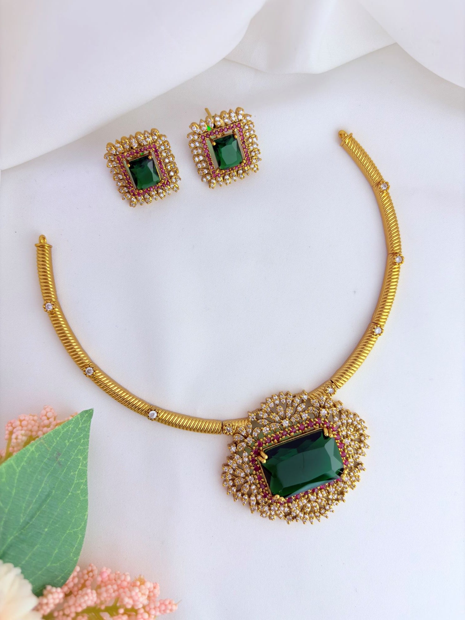 A timeless matte finish neckset crafted to add elegance and charm to your traditional look.