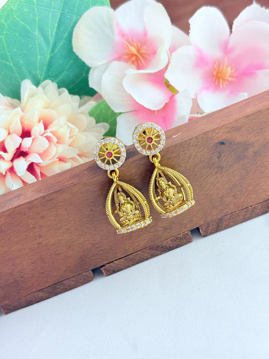 Timeless Lakshmi design with intricate detailing.