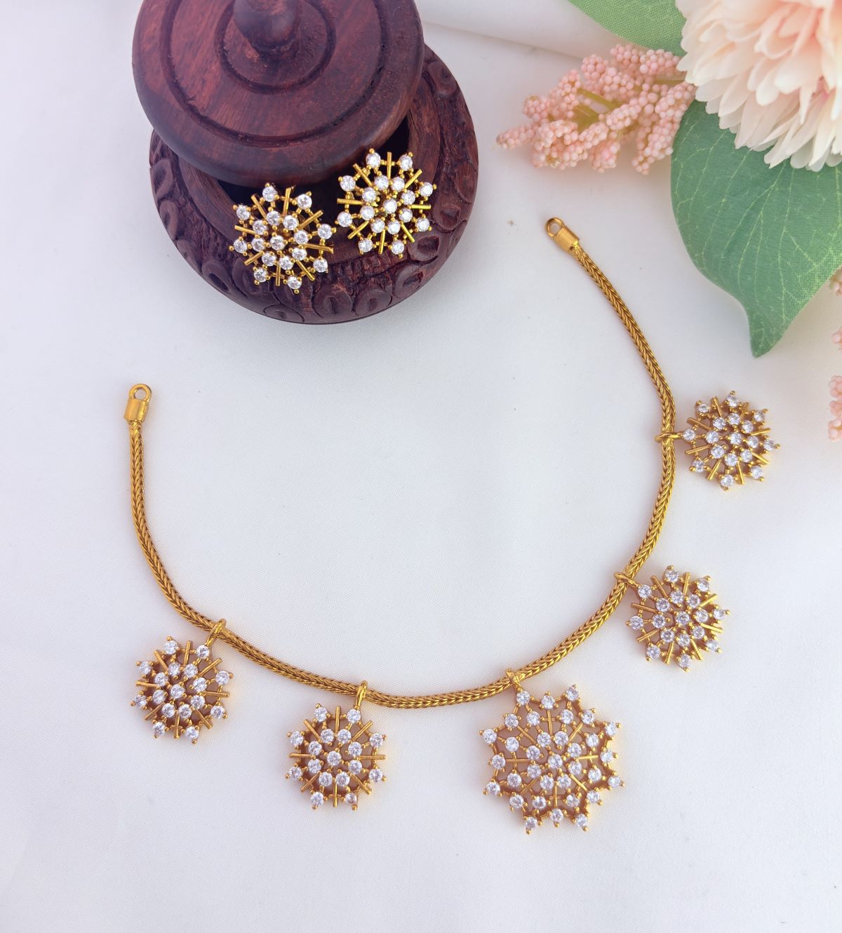 Trendy necklace that blends tradition with elegance - Premium matte finish neckset with matching earrings