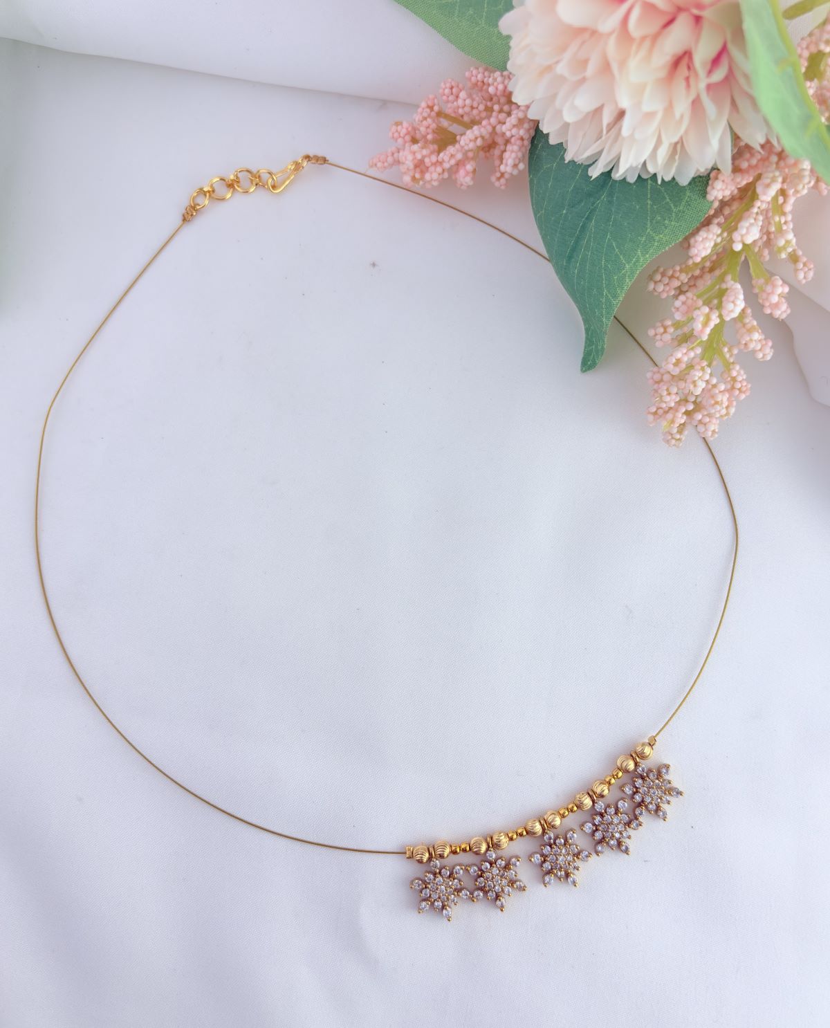 Premium quality invisible chain perfect for highlighting your favourite pendant