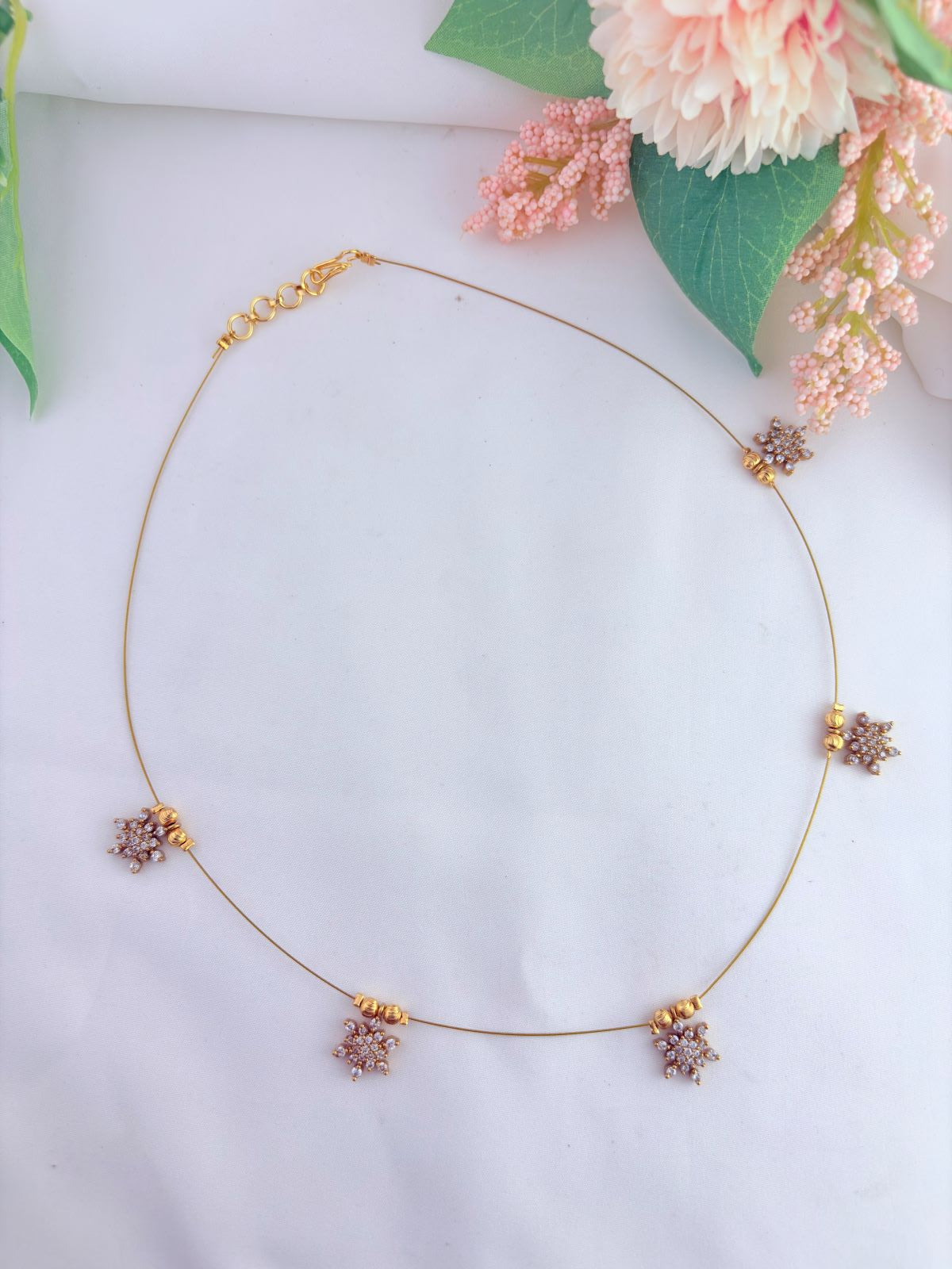 Premium quality invisible chain perfect for highlighting your favourite pendant