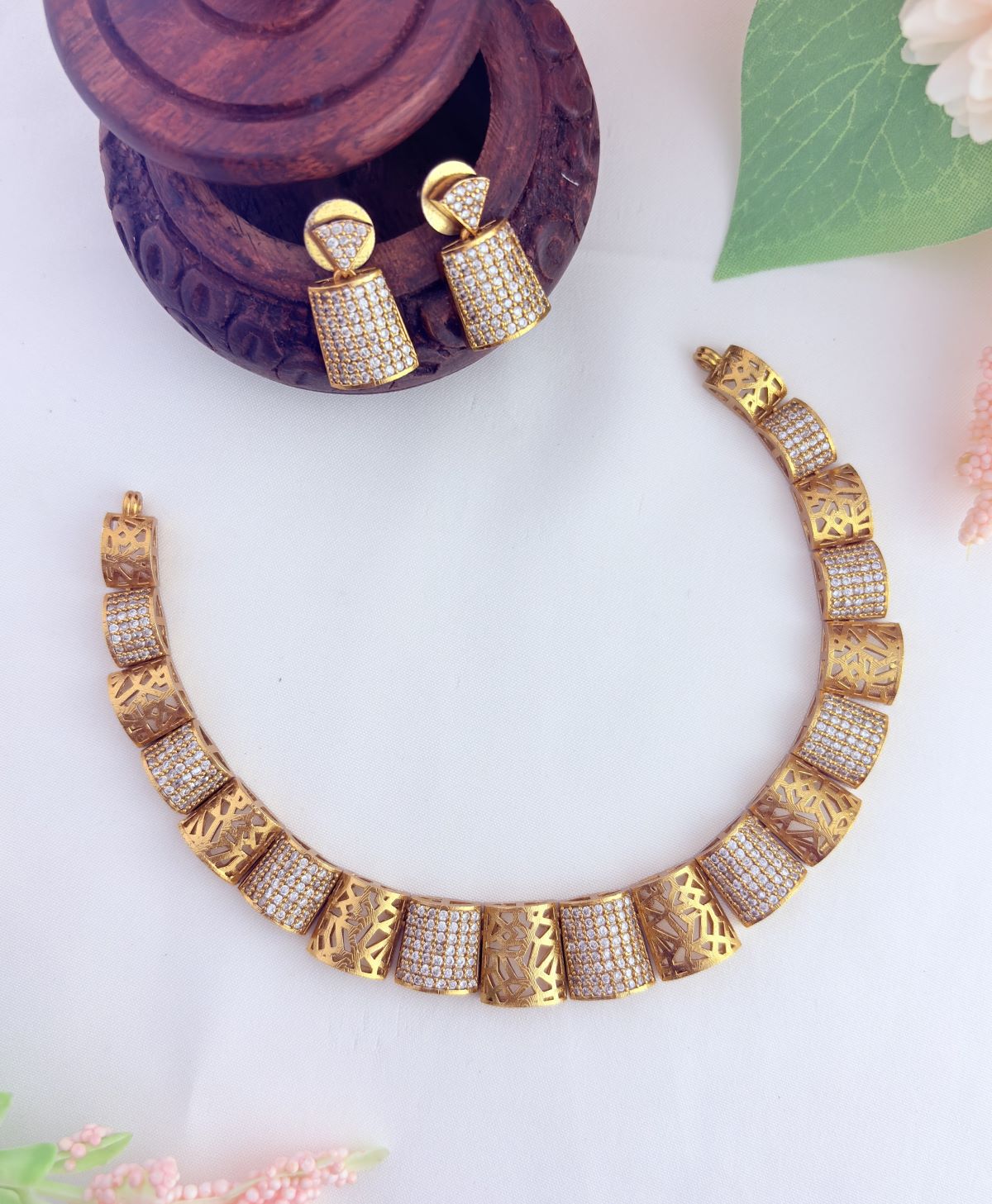 Stylish neckset designed to complement every occasion