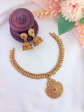 Elegant matte finish neckset with a rich traditional detailing