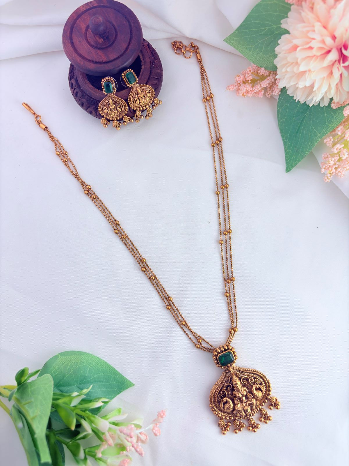 Temple jewellery - Traditional lakshmi pendant chain with matching earrings