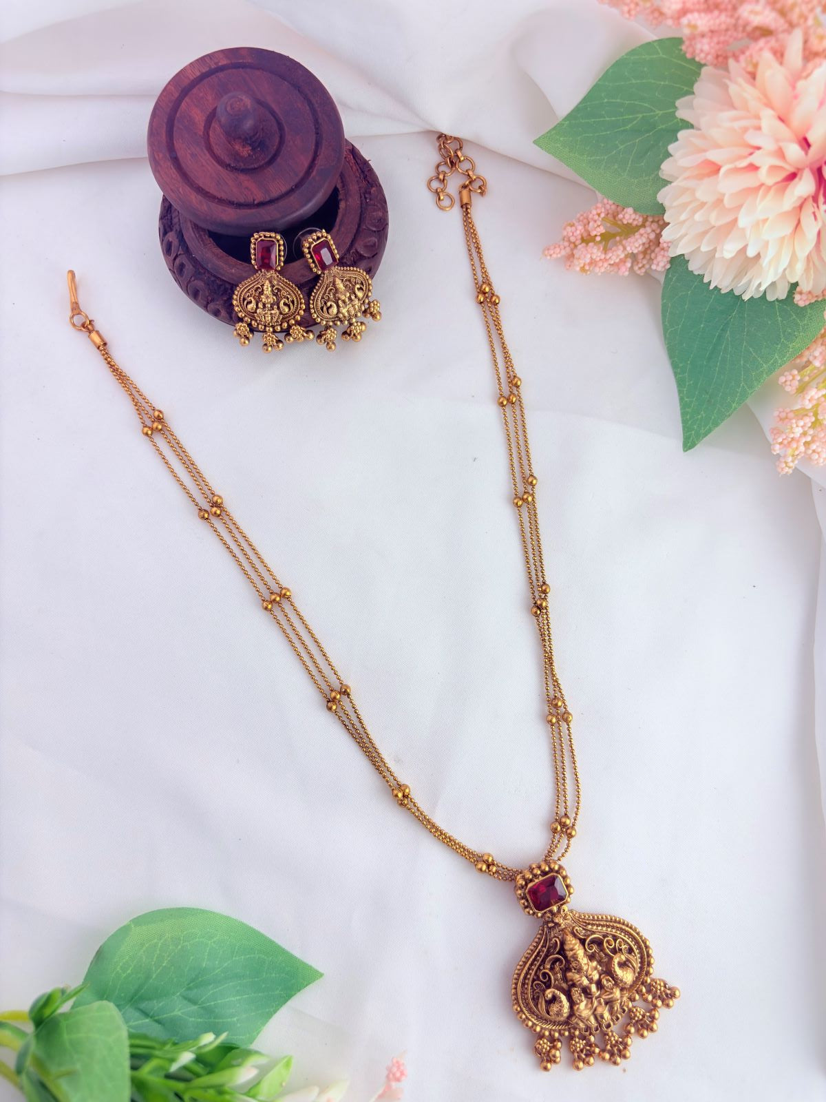 Temple jewellery - Traditional lakshmi pendant chain with matching earrings