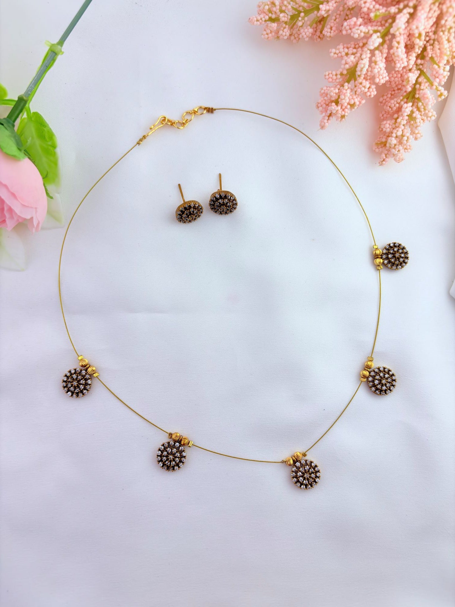 Lightweight invisible chain perfect for everyday and festive wear