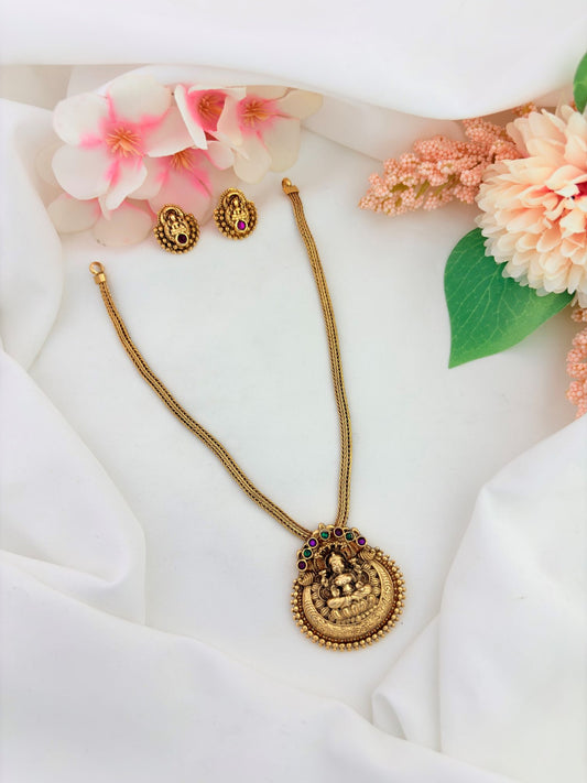Traditional matte neckset designed with detailed craftsmanship
