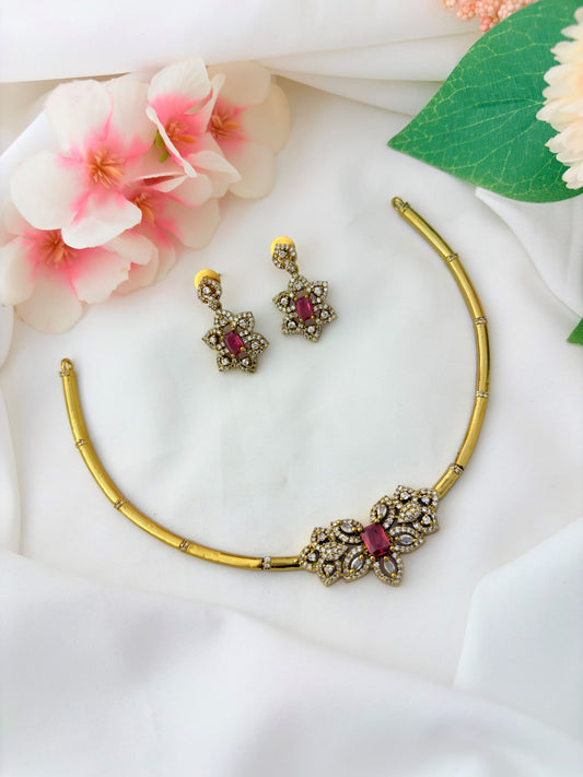 Beautifully crafted AD neckset featuring sparkling stones and intricate detailing