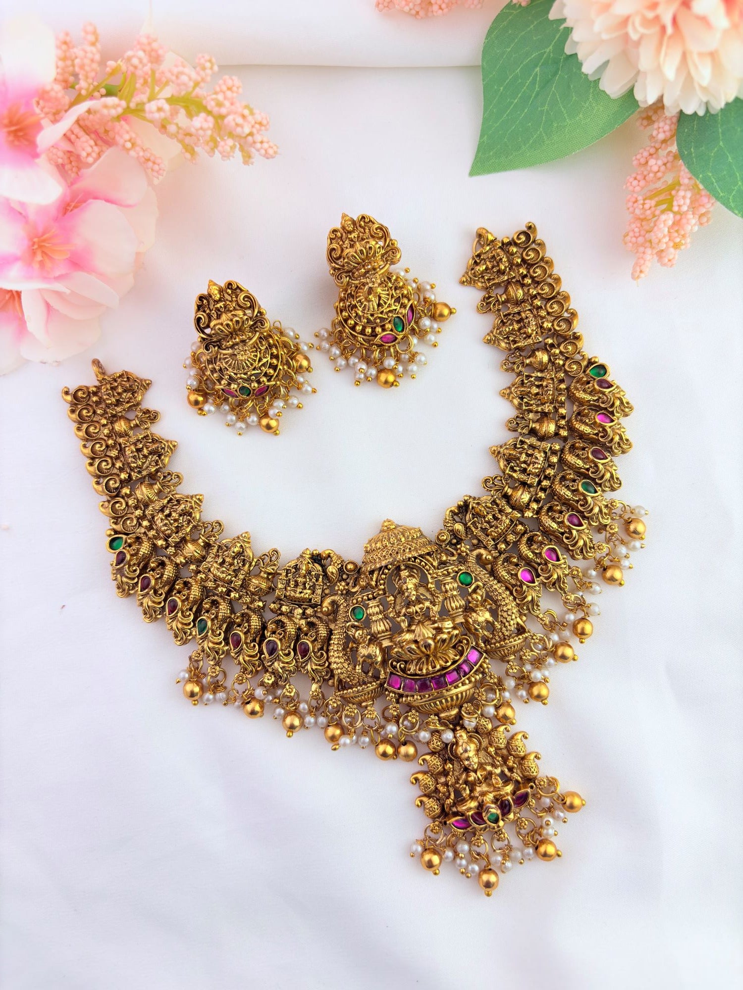 Beautiful temple neckset featuring intricate traditional craftsmanship