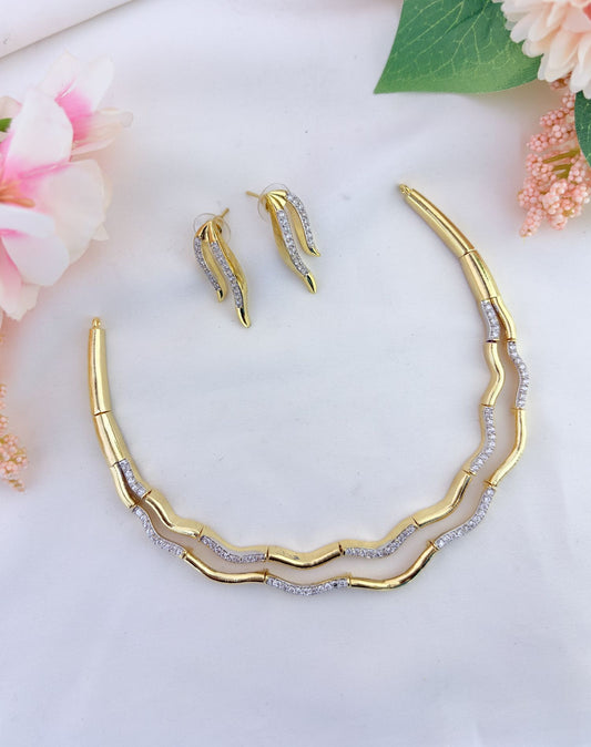 Elegant GJ finish neckset with a rich and sophisticated appeal
