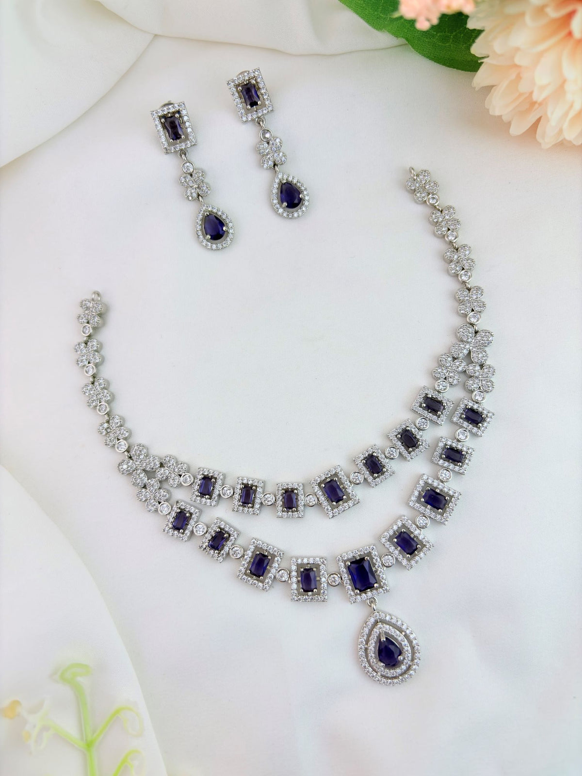 Premium AD two layer neckset in silver finish