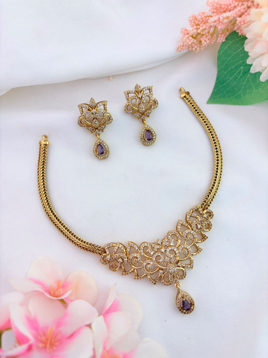 Classic matte finish necklace that blends tradition with modern style
