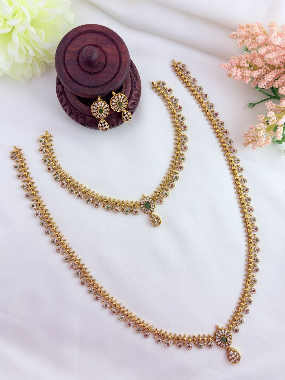 Modern trend infused with classic tradition- Premium matte finish combo set with matching earrings