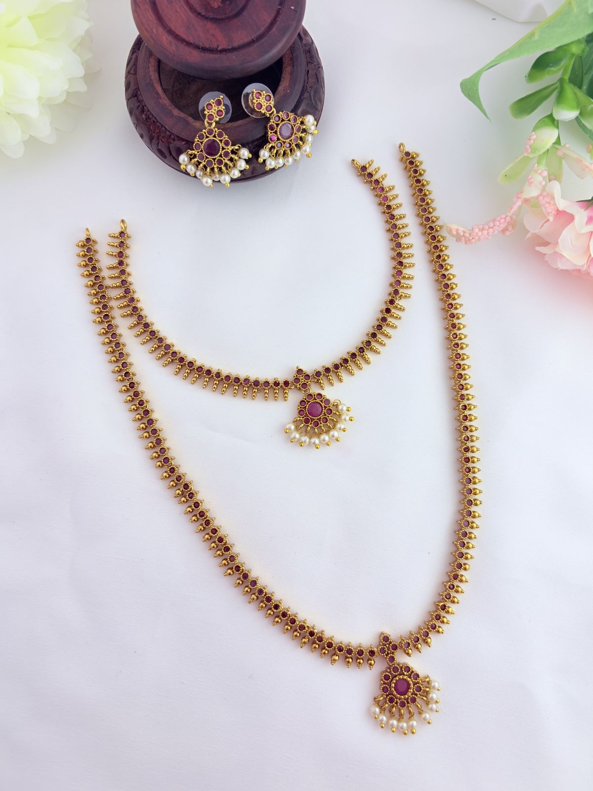 Traditional Combo set with rich heritage-inspired finish