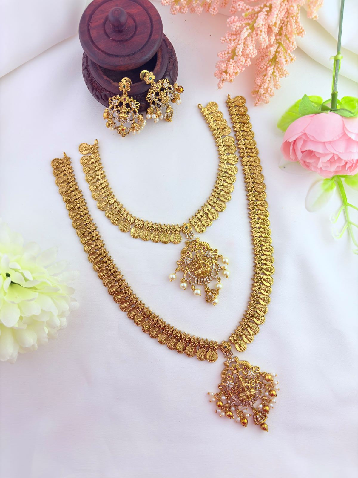 Premium matte finish lakshmi pendant combo  in traditional kaasu maalai with matching earrings