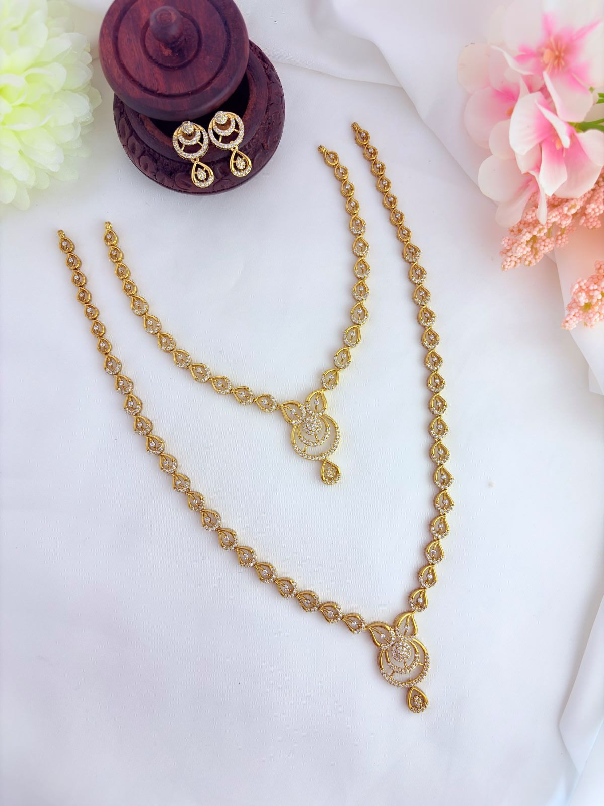 Premium matte finish AD combo set beautifully crafted with intricate traditional detailing