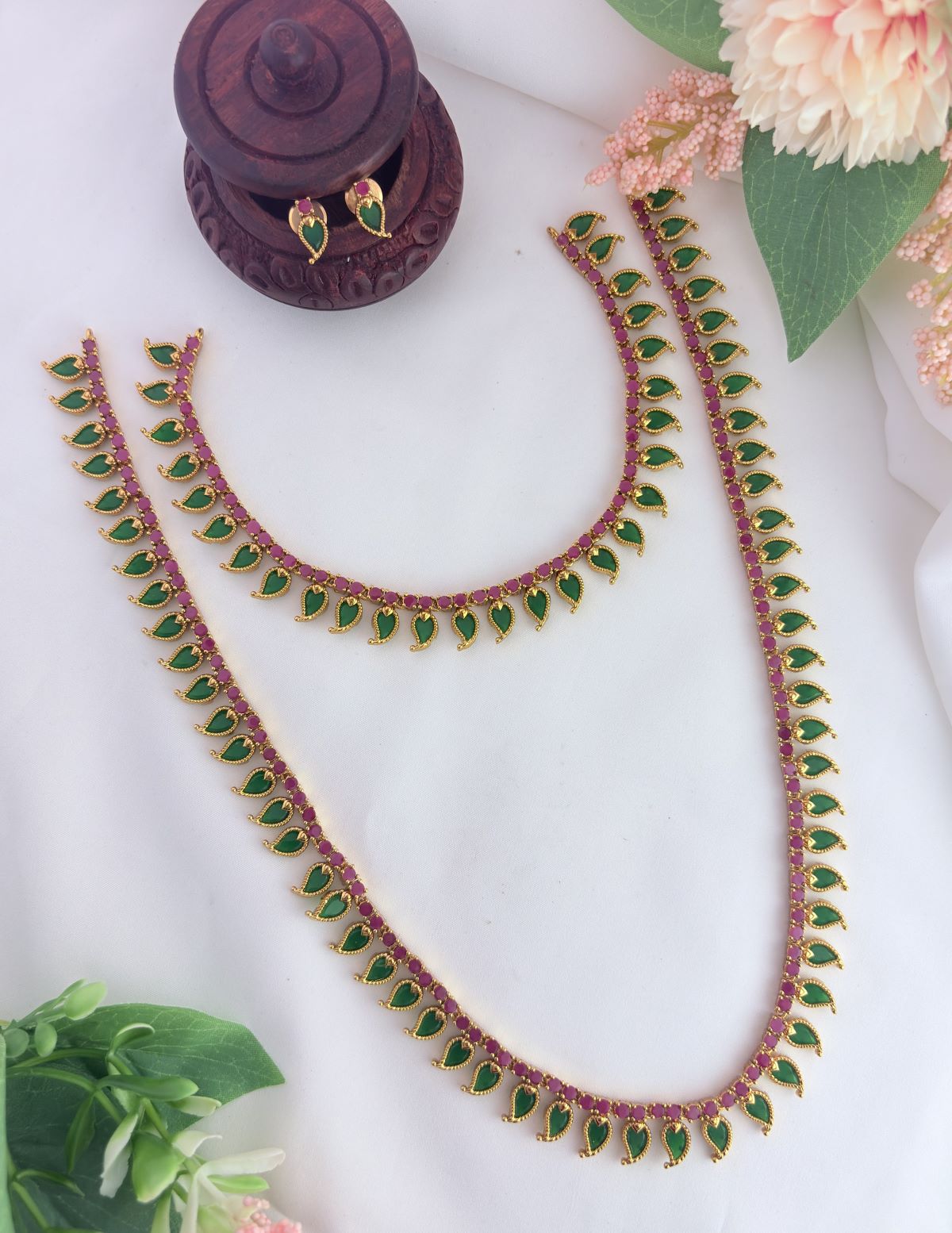 Tradition in modern elegance - Premium matte finish paalak pattern combo set