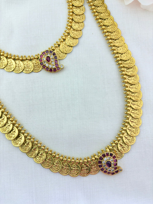 Classic mango motif combined with kaasu maalai pattern and matching earrings - Crafted with AD stones