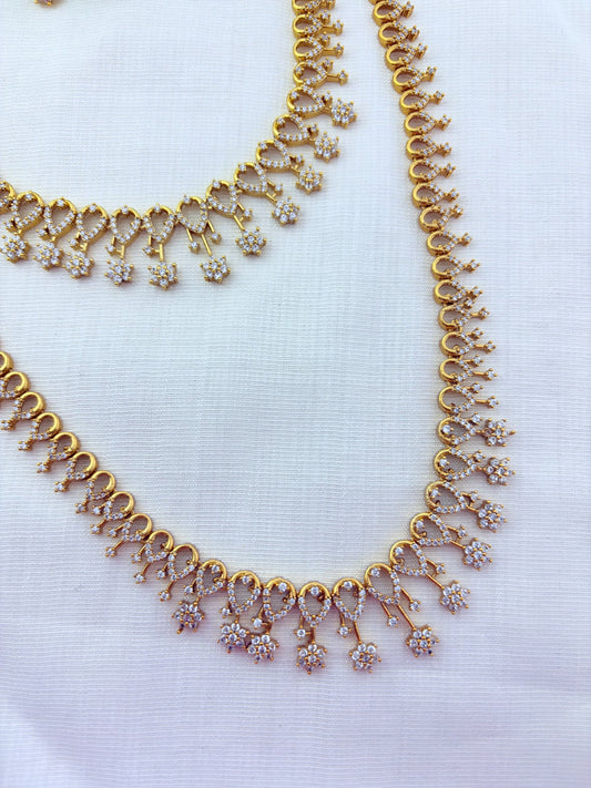 Elegant matte finish stylish pattern AD combo set with matching earrings