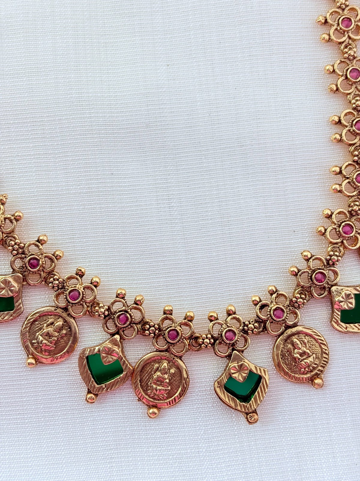 Matte finish palak design haram with matching earrings