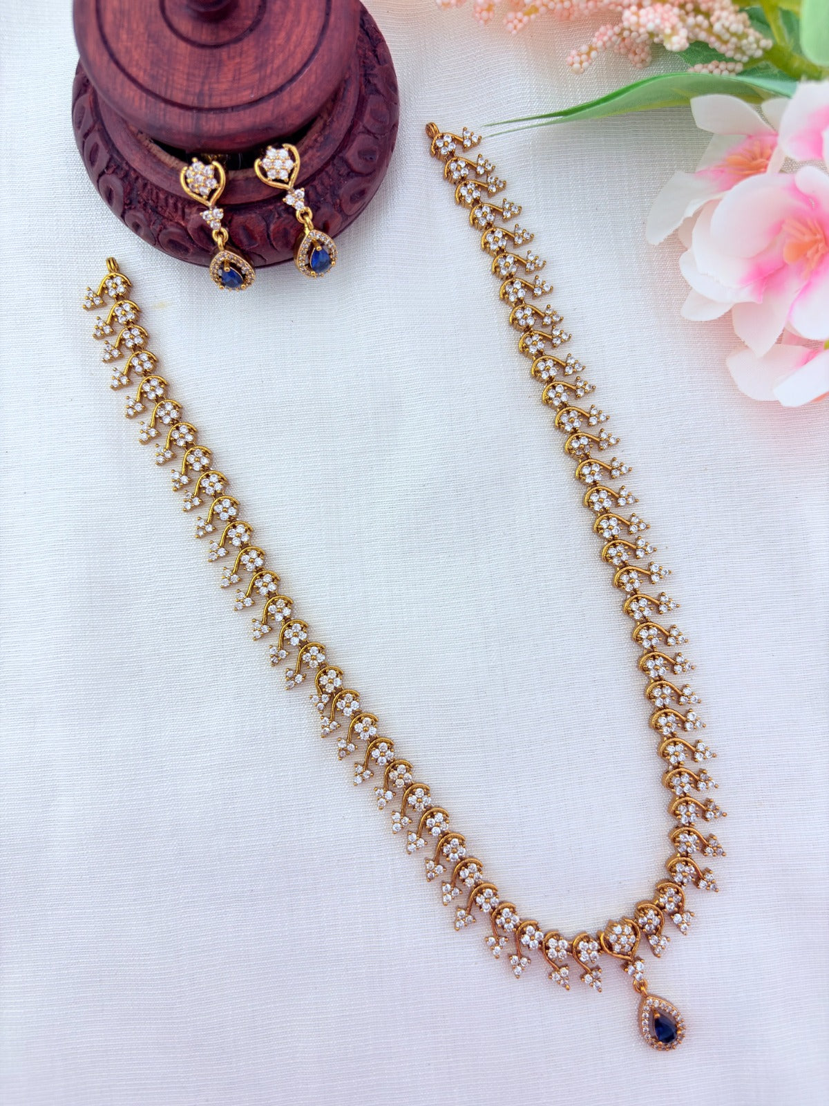 Elegant AD haram crafted with rich matte finish - Latest design