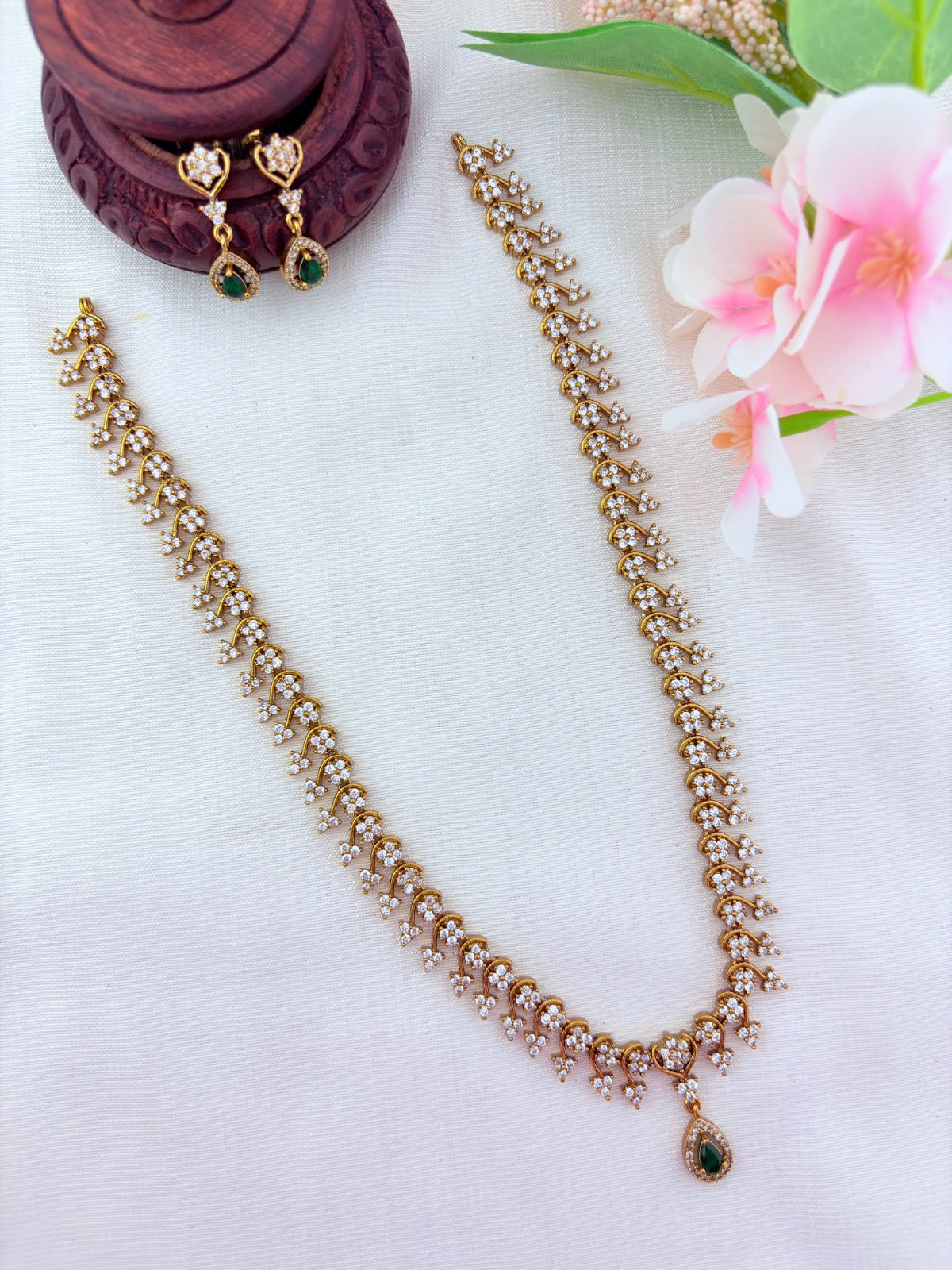 Elegant AD haram crafted with rich matte finish - Latest design