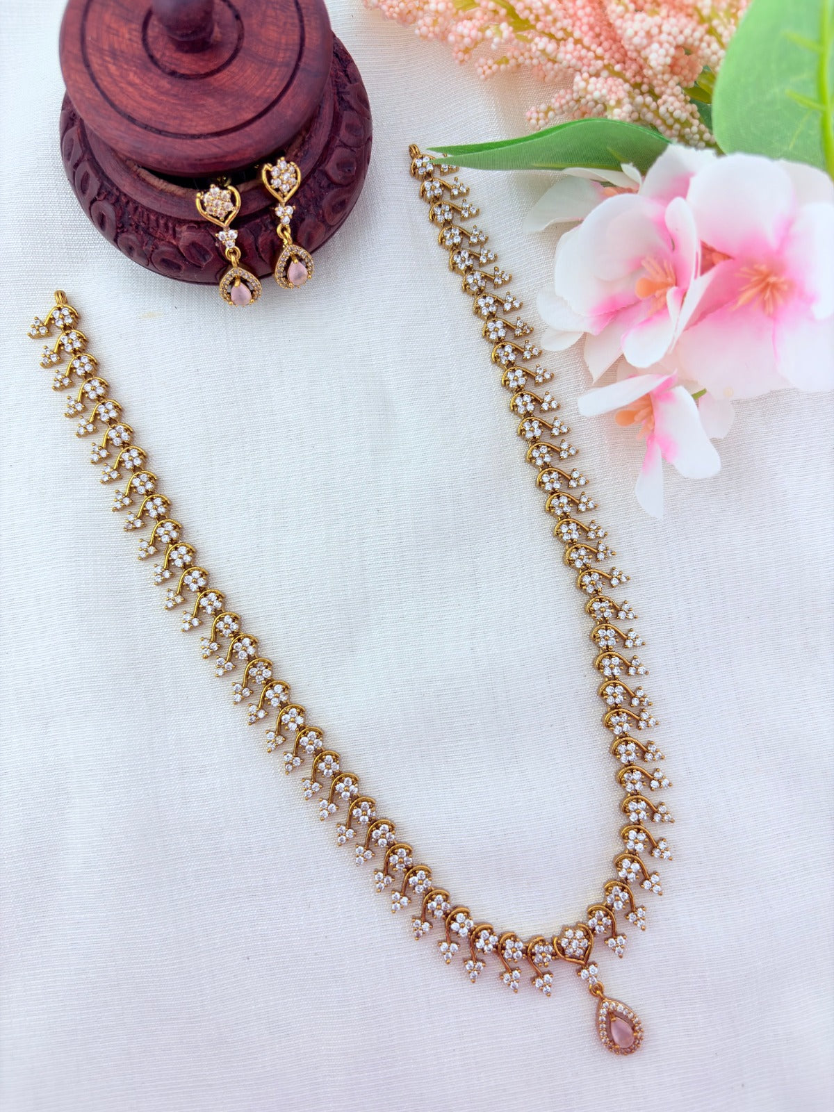 Elegant AD haram crafted with rich matte finish - Latest design