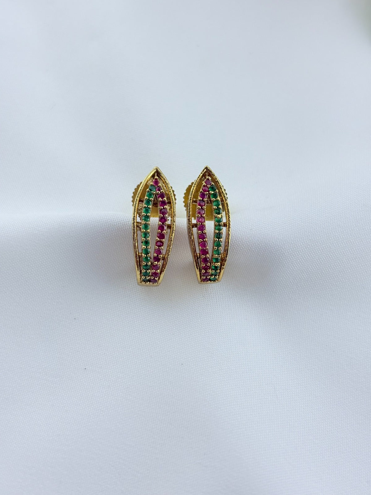 Premium matte Minimal yet stylish Ad necklace with matching earrings