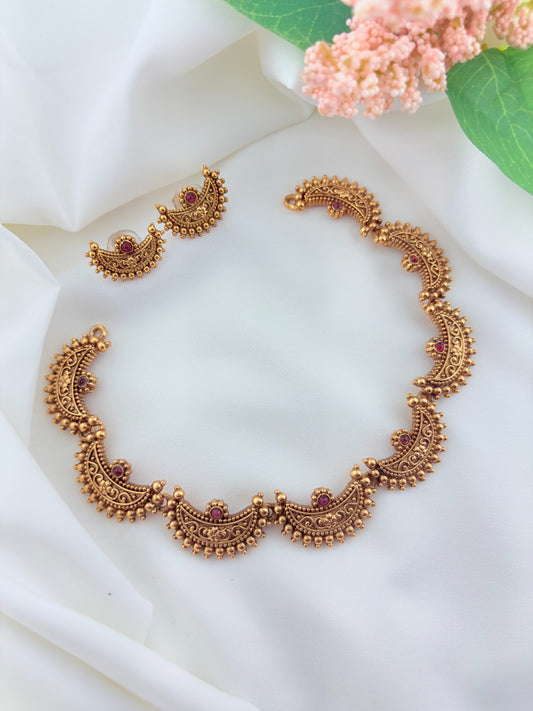 Half moon shaped Matte finish necklace set paired with matching earrings