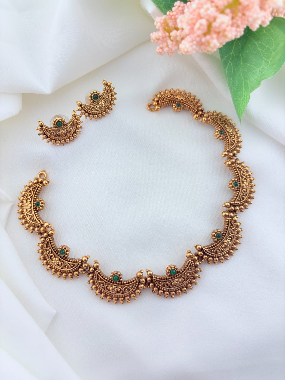 Half moon shaped Matte finish necklace set paired with matching earrings