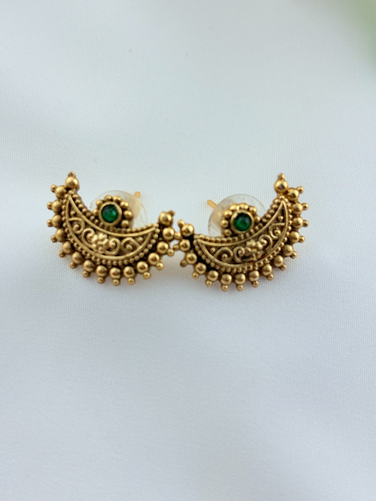 Half moon shaped Matte finish necklace set paired with matching earrings