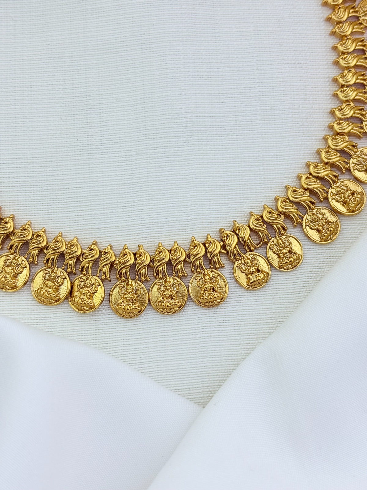 Traditional kaasu maalai crafted with timeless coin motifs for rich heritage look